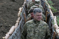 В «Народному фронті» вважають, що рейтинг Порошенка тримається на війні