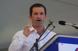 Кандидатом в президенти Франції від соціалістів став Бенуа Амон