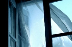 У столиці чоловік випав з 29 поверху 