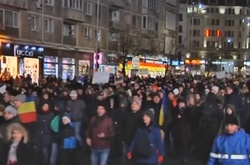 Румуни проти амністії корупціонерам: десятки тисяч людей вийшли на вулиці