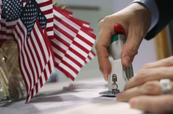 «Антиміграційний» указ Трампа: росіянам стало ще важче отримати візу США