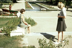 Жінки в коротких спідницях та усміхнені діти. Як виглядав Афганістан перед приходом до влади ісламістів