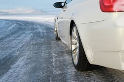Столичних водіїв попереджають про ожеледицю на дорогах