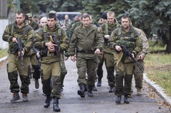 Захарченко тікає? Біля будинку терориста дончани спостерігають скупчення КамАЗів