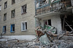 Бойовики знов обстрілюють Авдіївку, не даючи ремонтникам закінчити роботу 