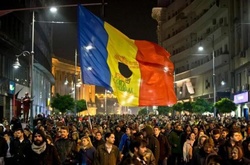 Масштабні протести в Румунії: неспокійна ніч в Бухаресті