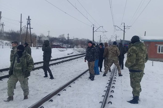 Блокувальники на Донбасі перекрили залізницю біля Бахмута 
