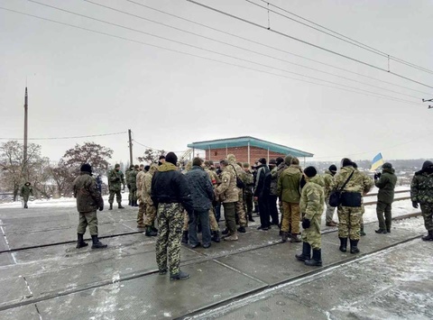 Через блокування на Донбасі поліцейських піднято по тривозі