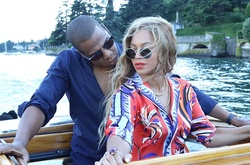 Звездная беременность: Бейонсе выложила в сеть полную версию фотосессии с пузиком