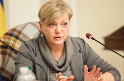 Гонтарева запевняє: підвищення мінімалки не призведе до росту безробіття