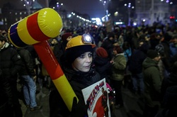 Наприкінці січня урядовий декрет про амністію і декриміналізацію посадових злочинів спричинив у Румунії протести