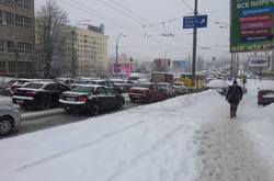 Київ у сніговій пастці. Апокаліптичні фото столиці України