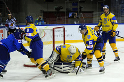 Збірна України з хокею розпочала другий збір у рамках підготовки до домашнього ЧС 