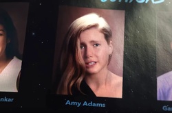 Фото из школьных альбомов знаменитостей оживили в новой рекламе