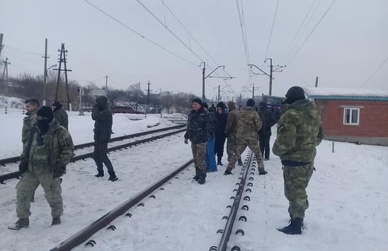 Учасники блокади на Донбасі зібралися створити збройні пости