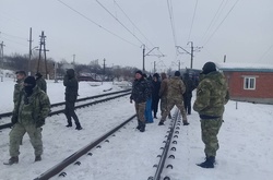 Учасники блокади на Донбасі зібралися створити збройні пости