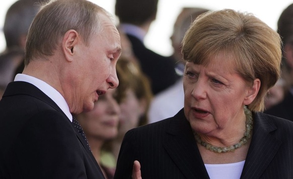 Меркель закликала Путіна вплинути на бойовиків на Донбасі