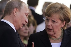 Меркель закликала Путіна вплинути на бойовиків на Донбасі