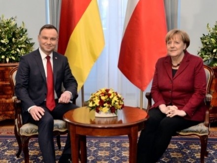 Дуда і Меркель стурбовані загостренням конфлікту на сході України
