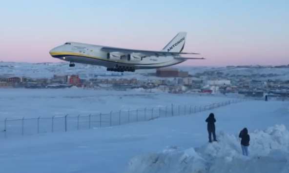 Українські льотчики врятували «Боїнг» у Північно-Льодовитому океані