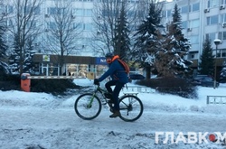 Велосипедом на роботу – безпечно навіть взимку, якщо ти передбачуваний на дорозі