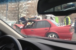 Дві бригади рятувальників визволяли учасників ДТП у Києві