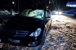 У Черкасах п'яний депутат облради на Mercedes збив чоловіка