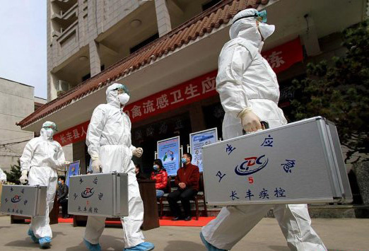 У Пекіні чоловік заразився пташиним грипом: стан важкий