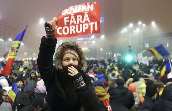 Майдан у Румунії: протестанти не розходяться попри 20-градусні морози