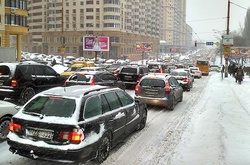 Ранкові затори на дорогах Києва досягли 7 балів