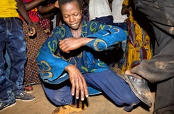 Як виглядають запальні дискотеки в африканських селах. Фотогалерея