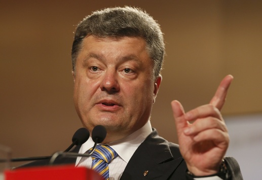 Україна і Молдова стали ареною протистояння двох світів – Порошенко