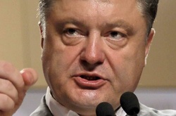 «Анархія та отаманщина». Порошенко жорстко розкритикував блокувальників Донбасу
