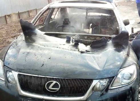 В Одесі спалили Lexus з бізнесменом всередині