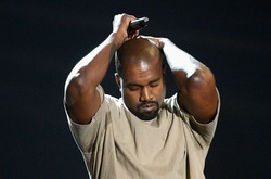 Снова провал: модные эксперты назвали новую коллекцию Канье Уэста «мусором»