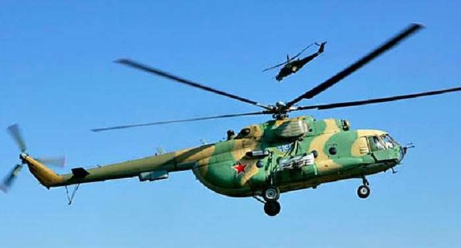 Російська армія підняла в небо вертольоти на кордоні з окупованим Кримом