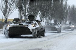 «Акації», п’ять «Градів» та 20 одиниць бронетехніки. Бойовики нагнали техніку під Донецьк і Горлівку