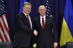  Петро Порошенко і Майк Пенс 