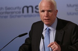 Диктатори починали з пригнічення преси. Маккейн розкритикував Трампа за звинувачення на адресу ЗМІ