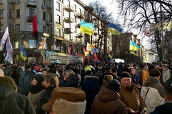 Три роки потому. Люди знову рвуться на Банкову