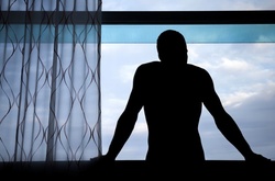 У Борисполі підліток викинувся з вікна через заборону грати на комп'ютері