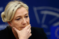 Штаб-квартиру партії Ле Пен обшукують правоохоронці 