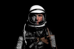 Фотограф раскрасил черно-белые снимки из архива NASA