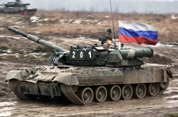 Російський танк на Донбасі