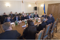 Гройсман вже раз «вирішив» проблему львівського сміття. Тепер взявся знову