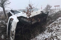 На Закарпатті перекинувся автобус із 18 пасажирами: є потерпілі