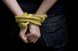 У Києві поблизу станції метро «Мінська» посеред білого дня викрали людину