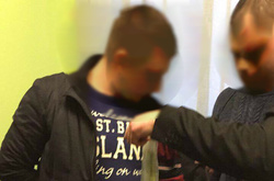 У Києві викрито зловмисника, який вимагав з підприємця 20 тисяч доларів США (фото)