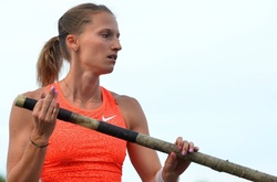 IAAF дозволила трьом росіянам виступати під нейтральним прапором