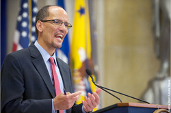 Головою Демократичної партії США став міністр часів Обами